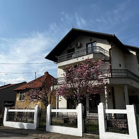 Hostel Tuzla Exterior foto