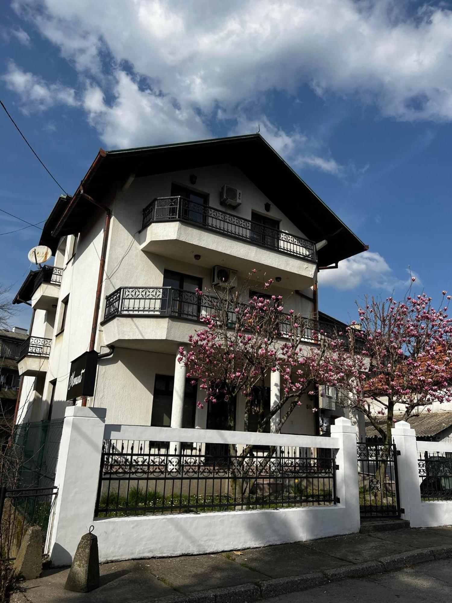 Hostel Tuzla Exterior foto